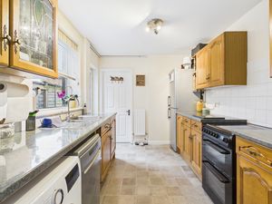 Kitchen- click for photo gallery